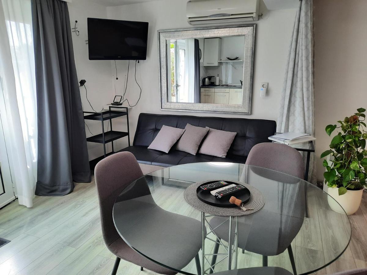 Apartments Anita Crikvenica Buitenkant foto