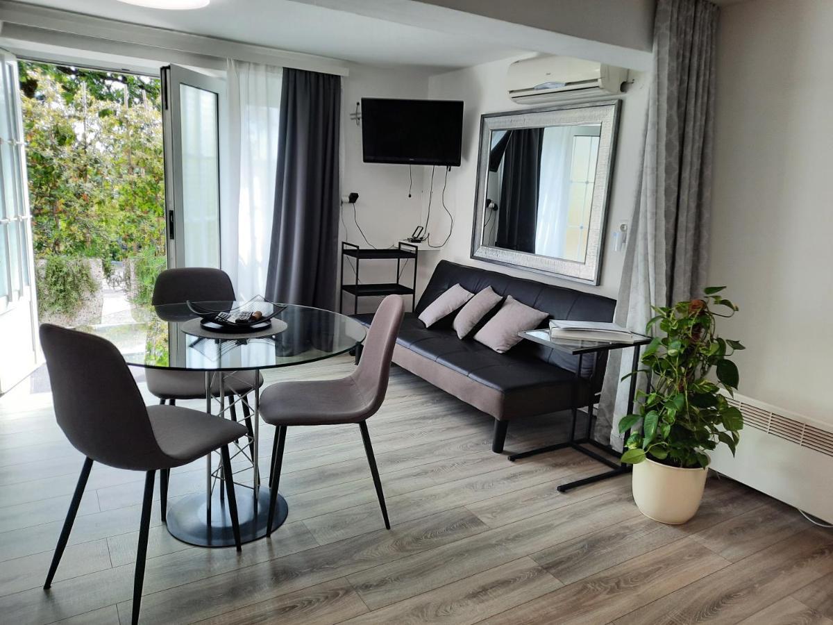 Apartments Anita Crikvenica Buitenkant foto